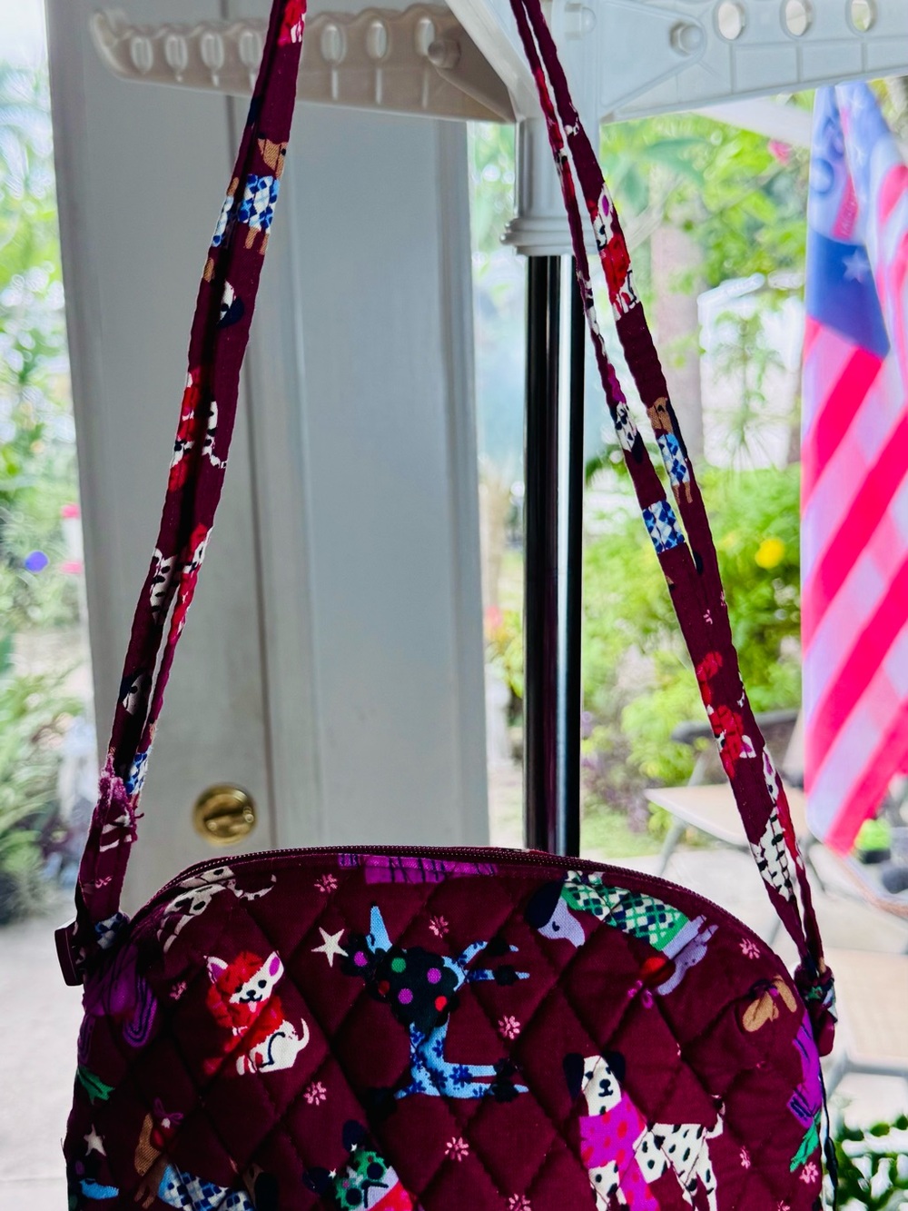 Vera Bradley Holiday Hounds Camera Bag Crossbody -adjustable strap Burgundy NWT